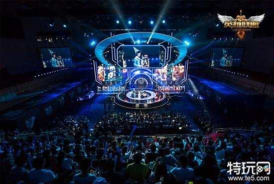 他们成功逼 他们成功逼